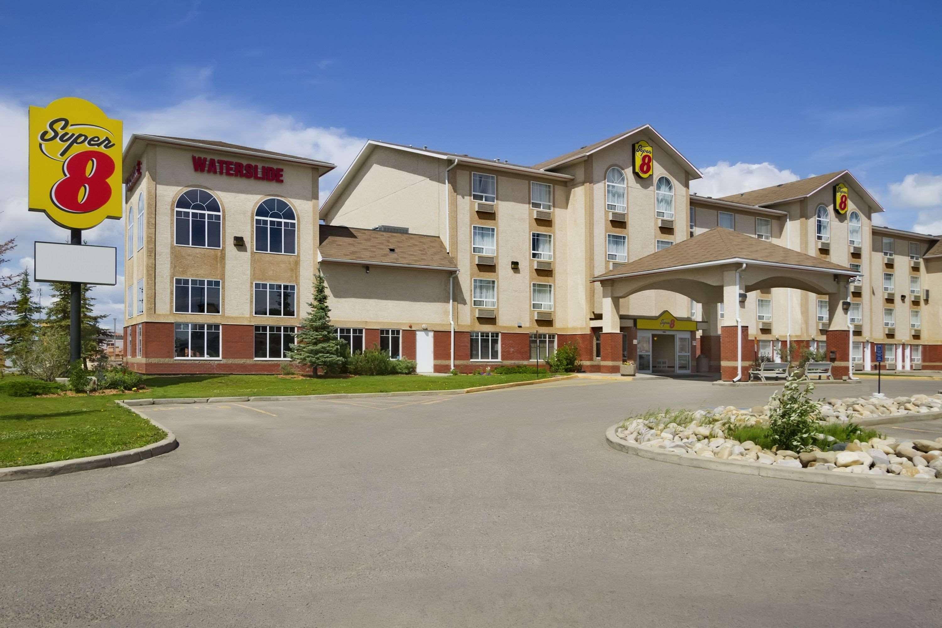 Super 8 By Wyndham Fort St. John Bc Екстер'єр фото